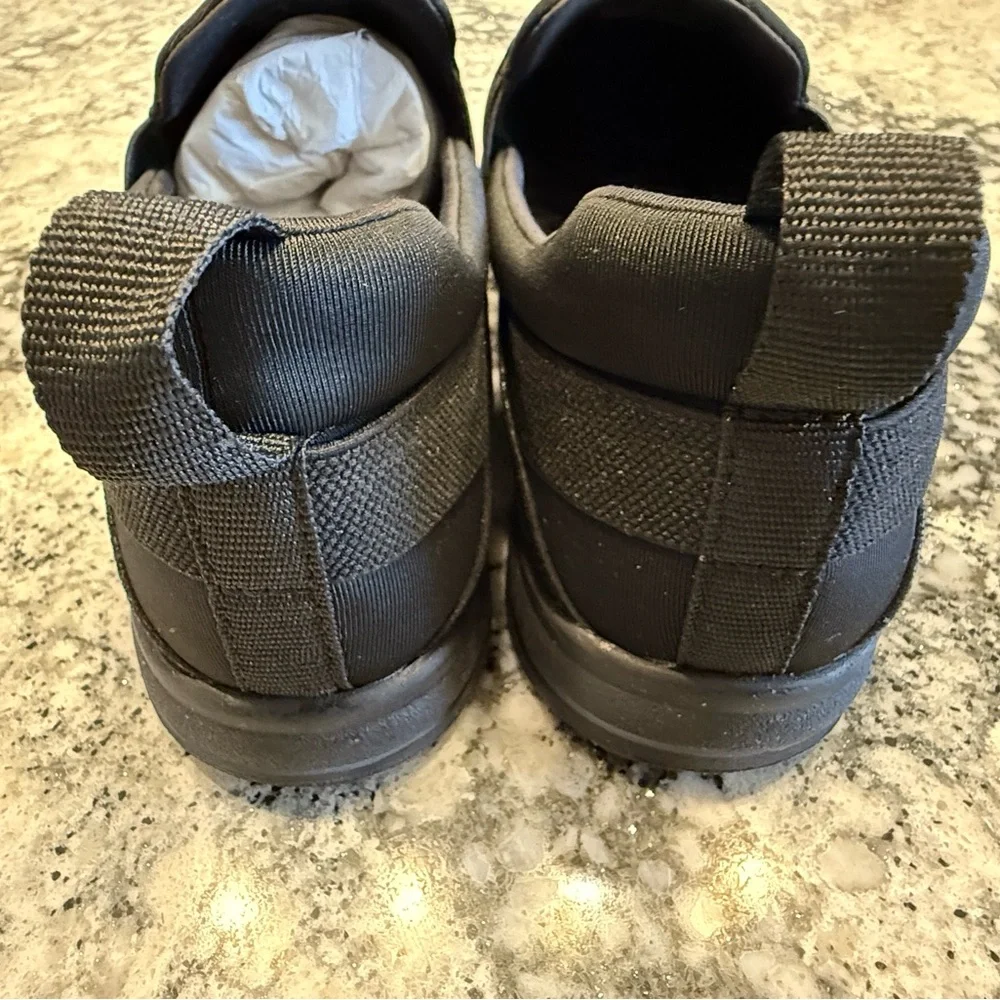 Clark’s Women’s Breeze Dawn cloud steppers Black Slip-On shoes size 8 Worn once!